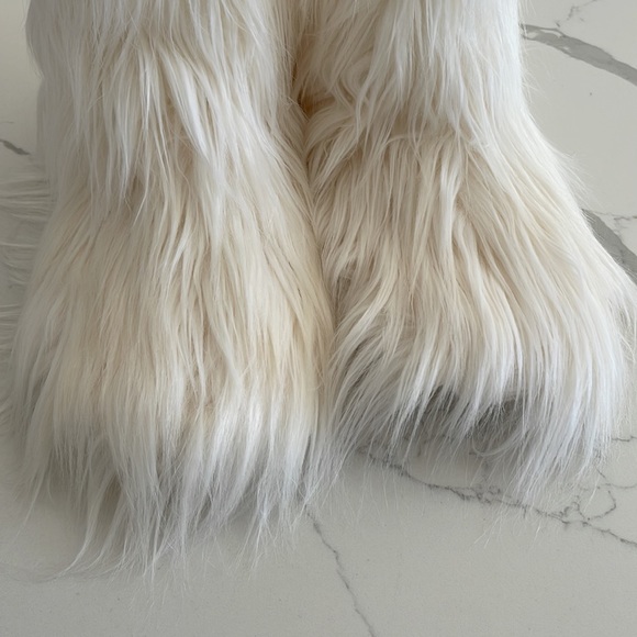 White Faux Fur booties - Picture 2 of 6